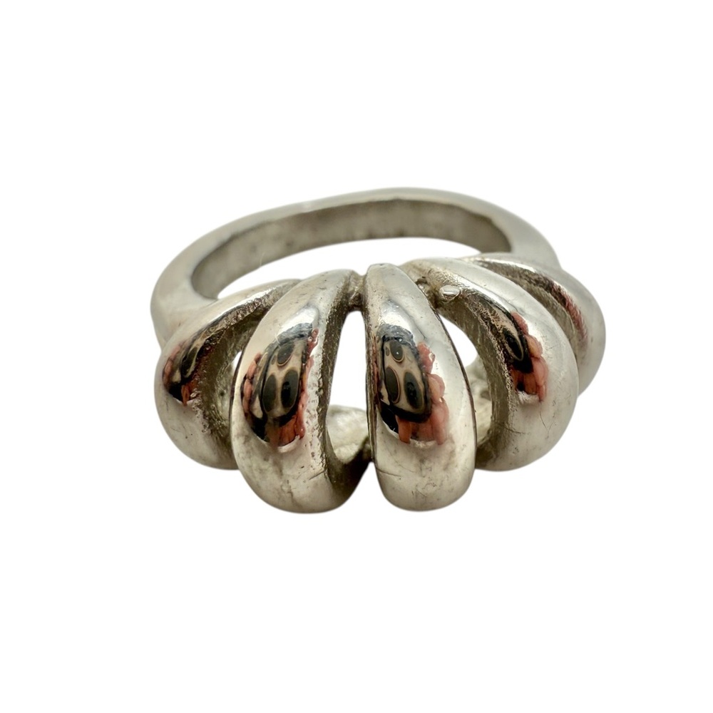 Elegant Silver Tone Size 7 Women's Ring